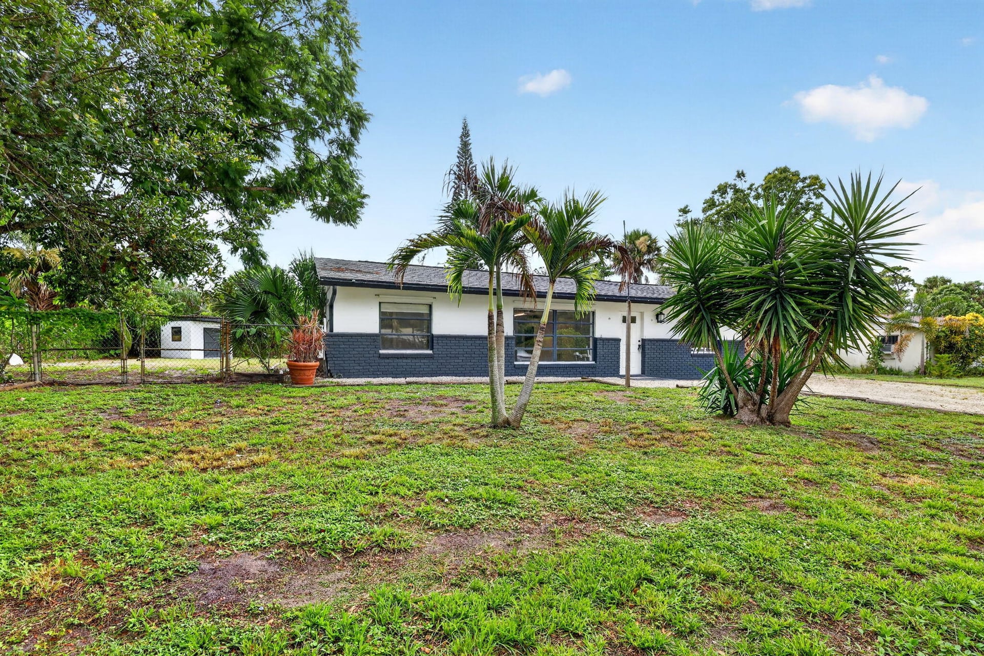 Residence photo 3