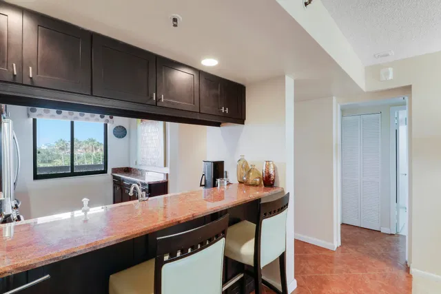 Unit 503 photo 12