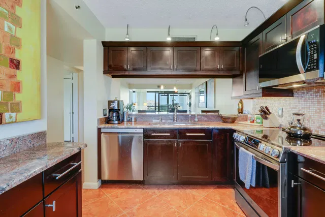 Unit 503 photo 19