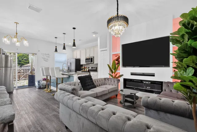 Residence photo 5