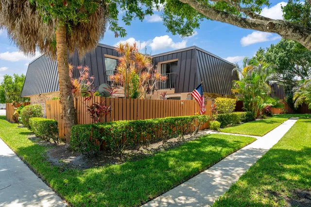 Residence photo 2