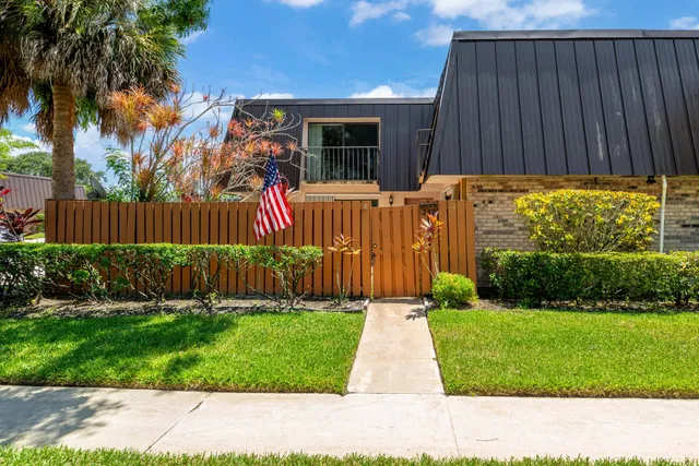 Residence photo 3