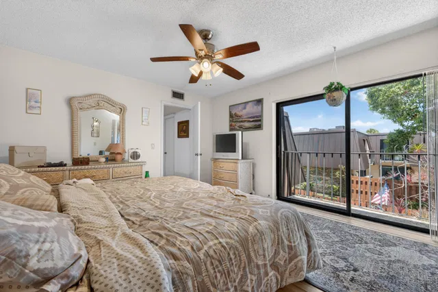 Residence photo 10