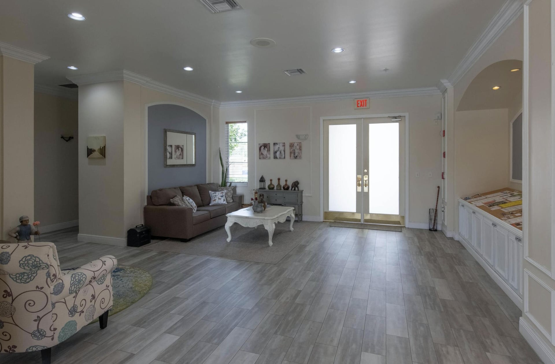 Unit 305 photo 20