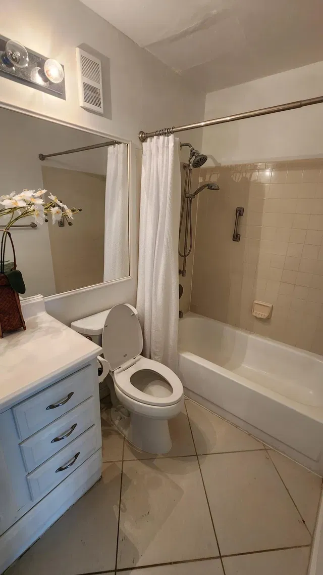 Unit 16 photo 6