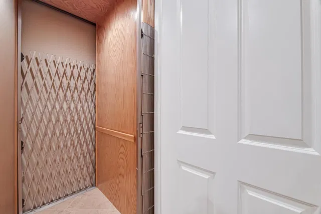Unit 203 photo 8