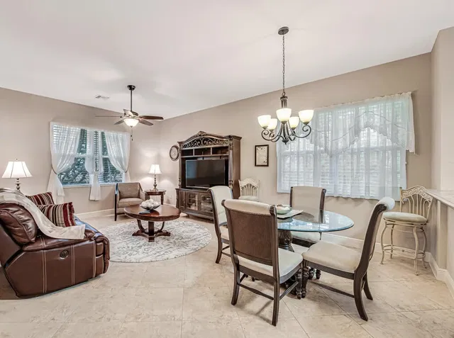 Unit 203 photo 18