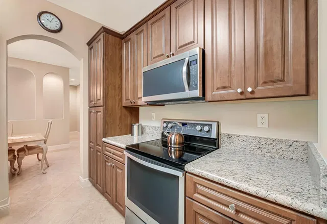 Unit 203 photo 25