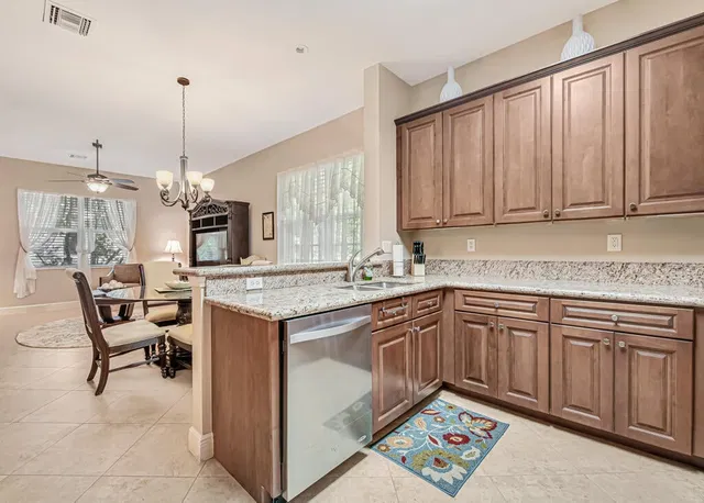 Unit 203 photo 28