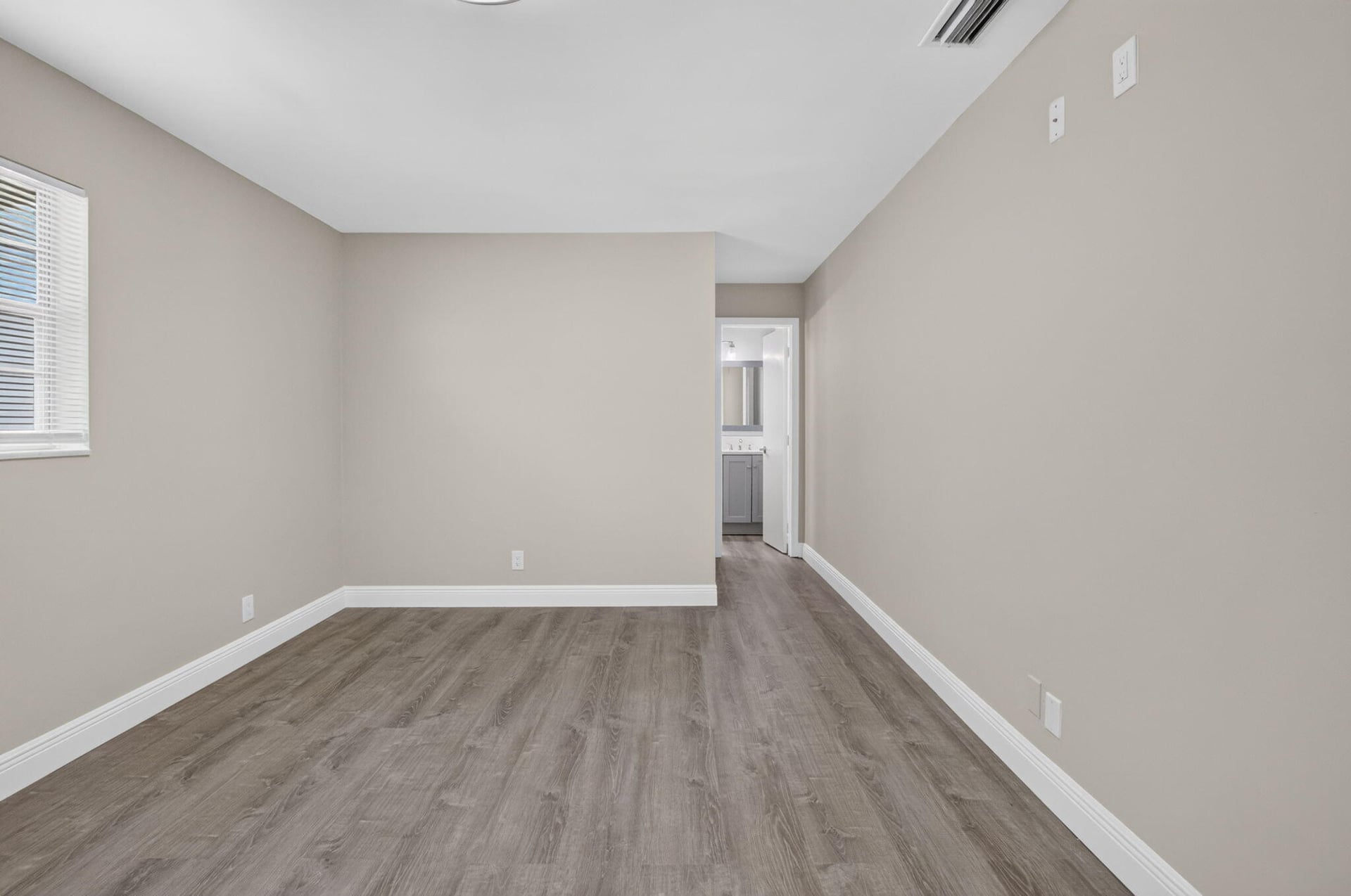 Residence photo 28