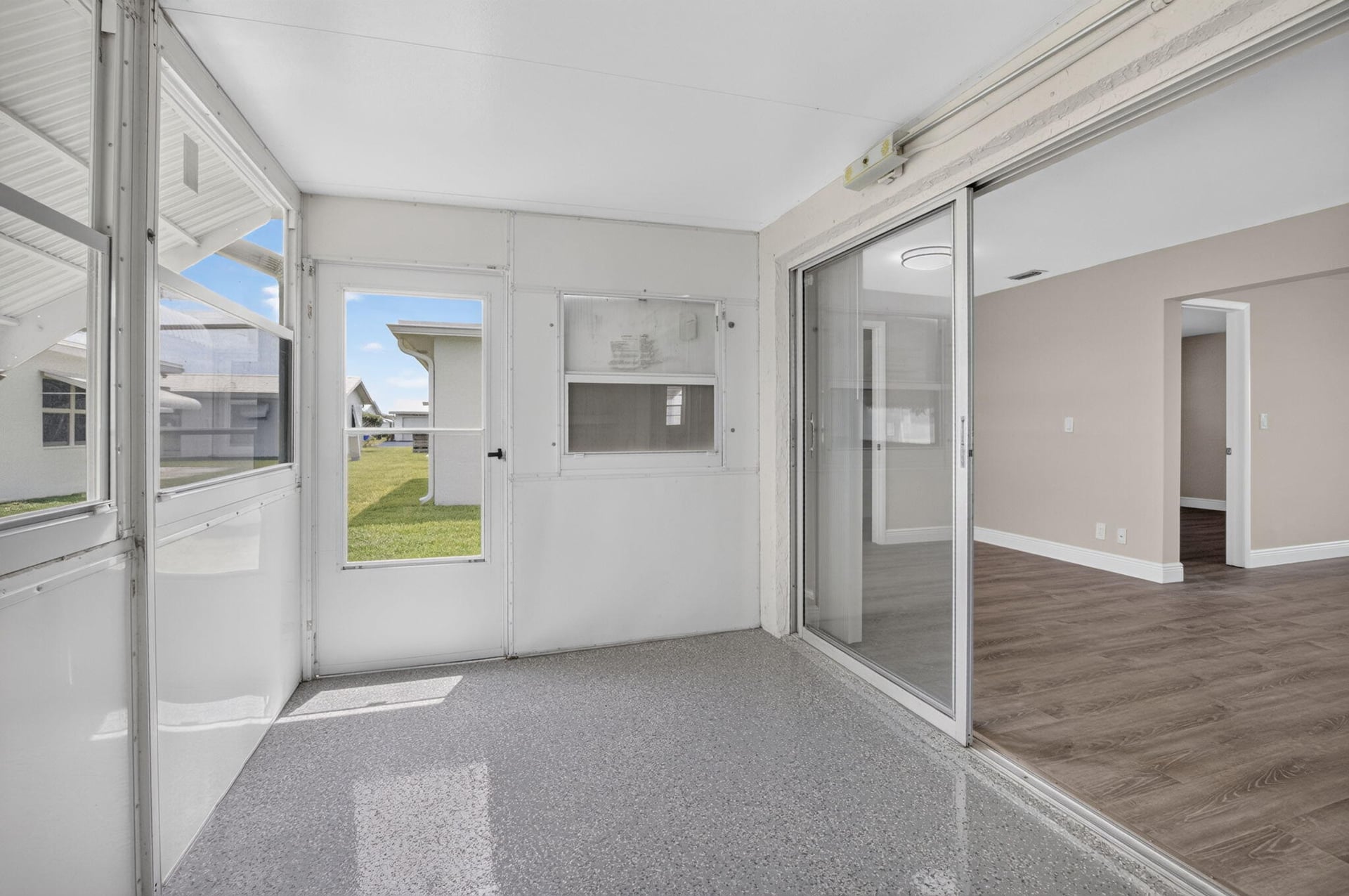 Residence photo 36