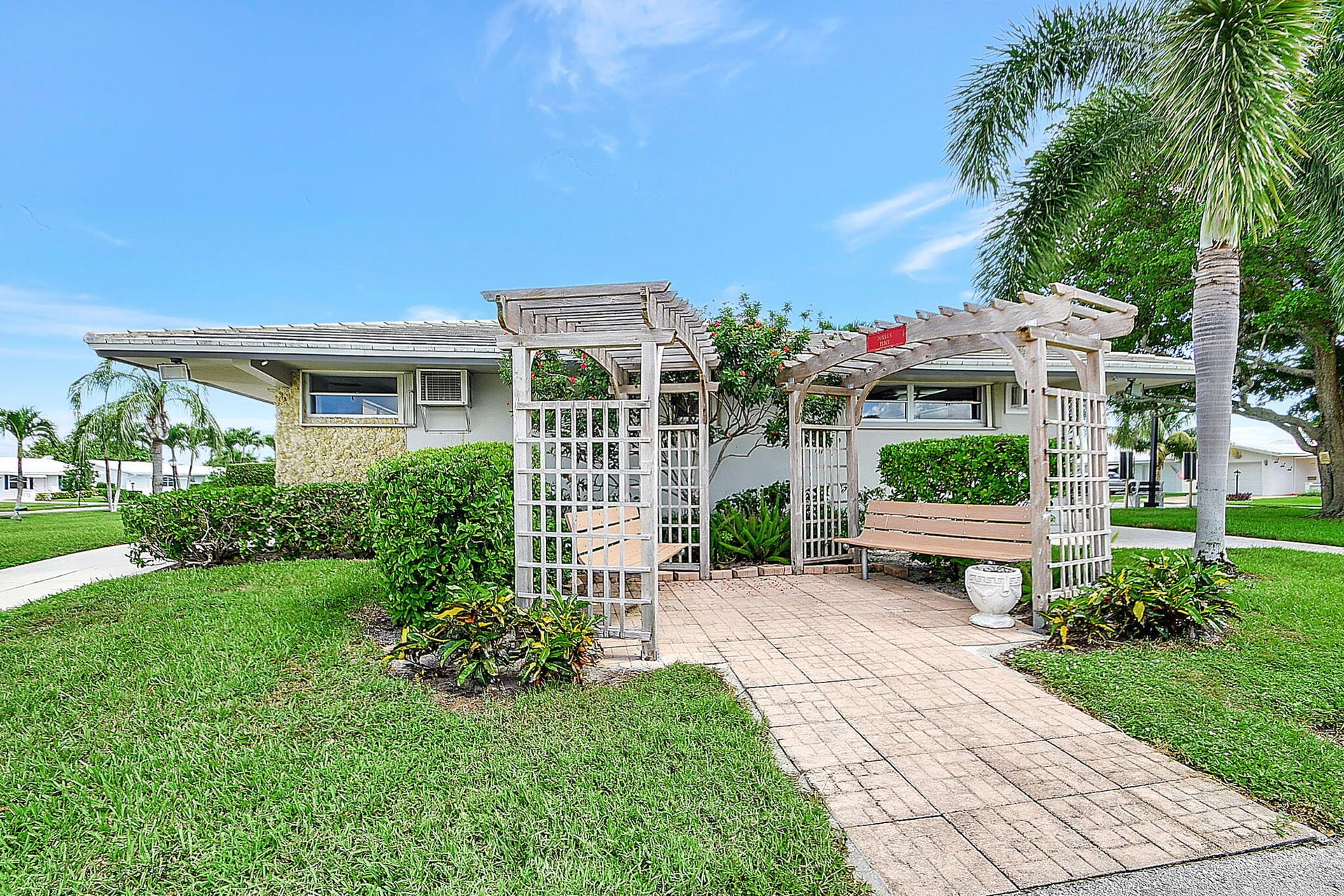 Residence photo 65