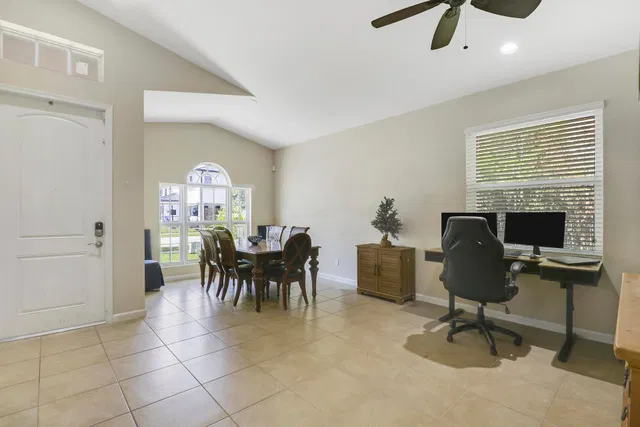 Residence photo 8