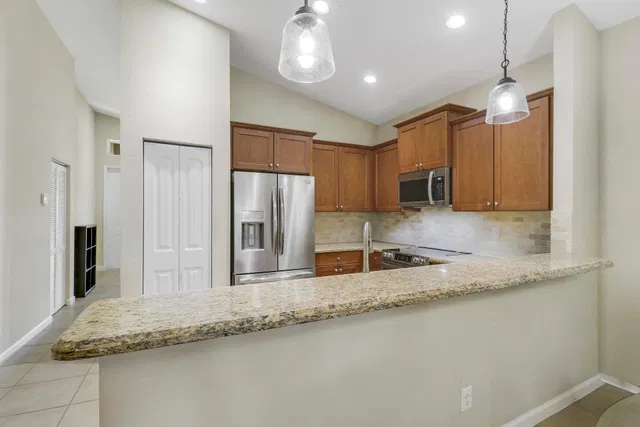 Residence photo 12