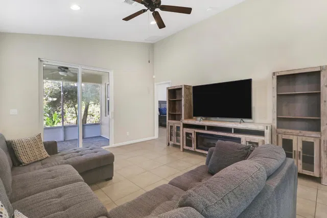 Residence photo 18