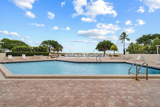 Palm Beach House Unit 2202 photo 3