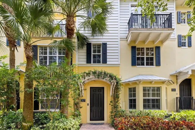 Magnolia Court Residence photo 2