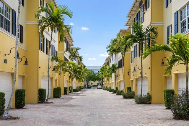 Magnolia Court Residence photo 18