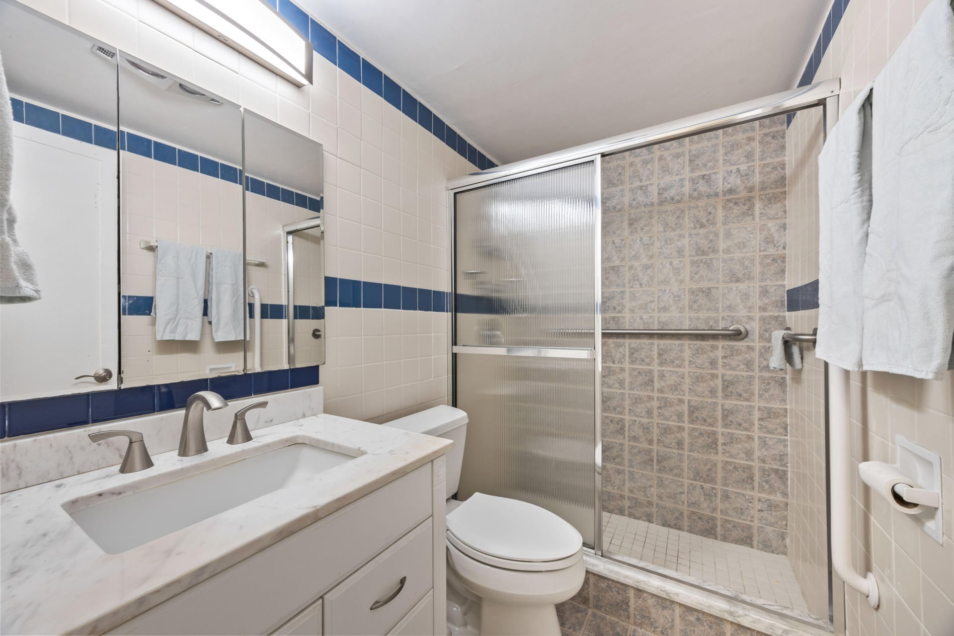 Unit 106 photo 14
