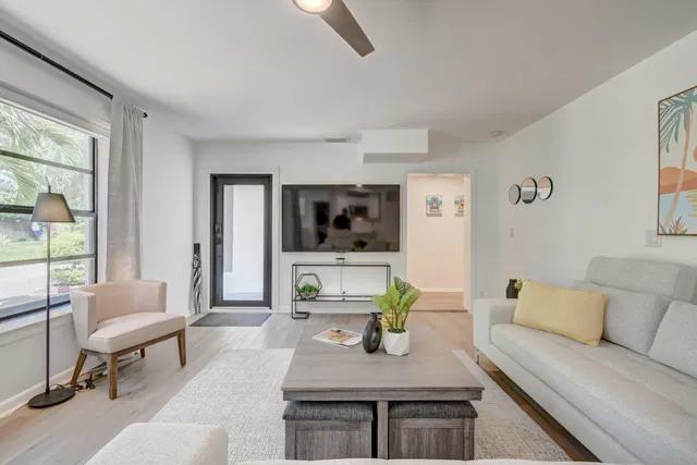  Residence photo 9