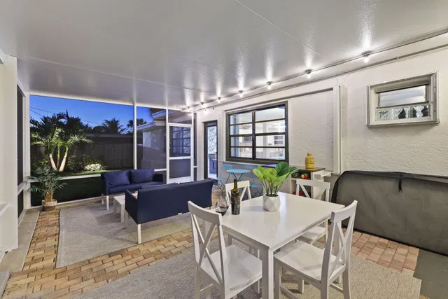  Residence photo 95