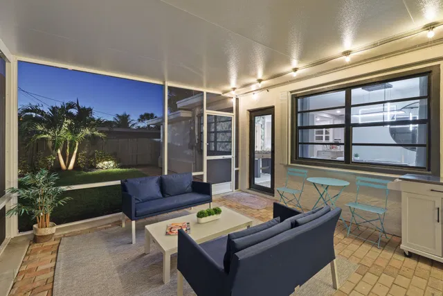  Residence photo 96