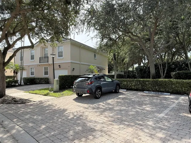 Residence photo 3