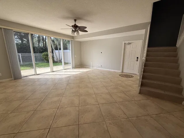 Residence photo 5