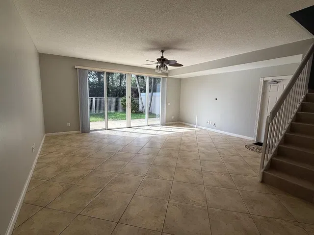 Residence photo 6