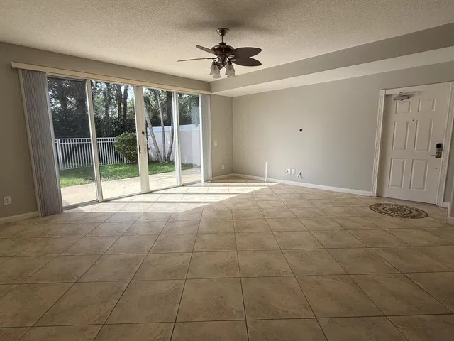 Residence photo 7