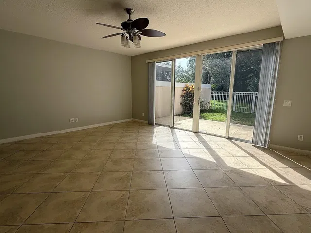 Residence photo 8