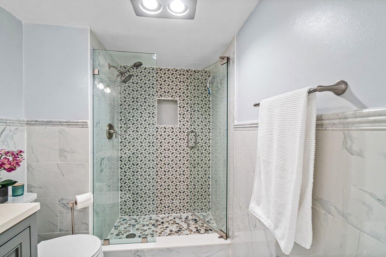 Unit 103 photo 15