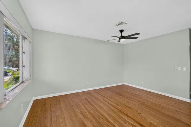 Residence photo 12