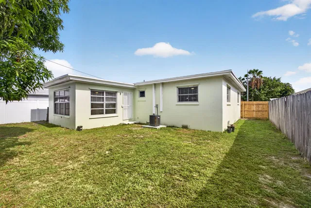 Residence photo 32