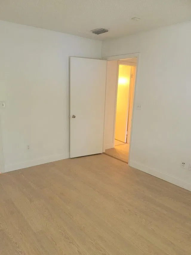 Unit 33 photo 6