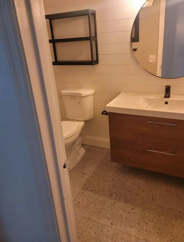 Unit 33 photo 10