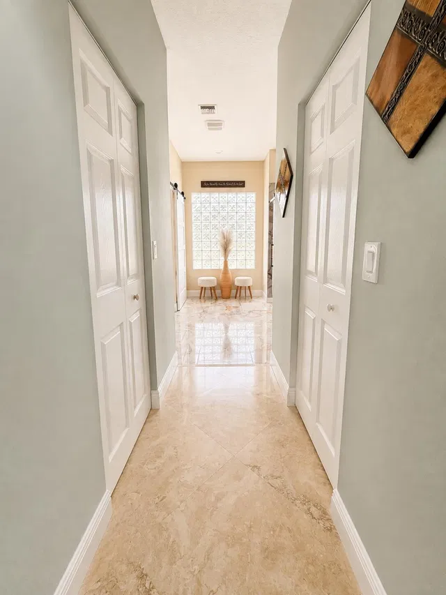 Residence photo 14