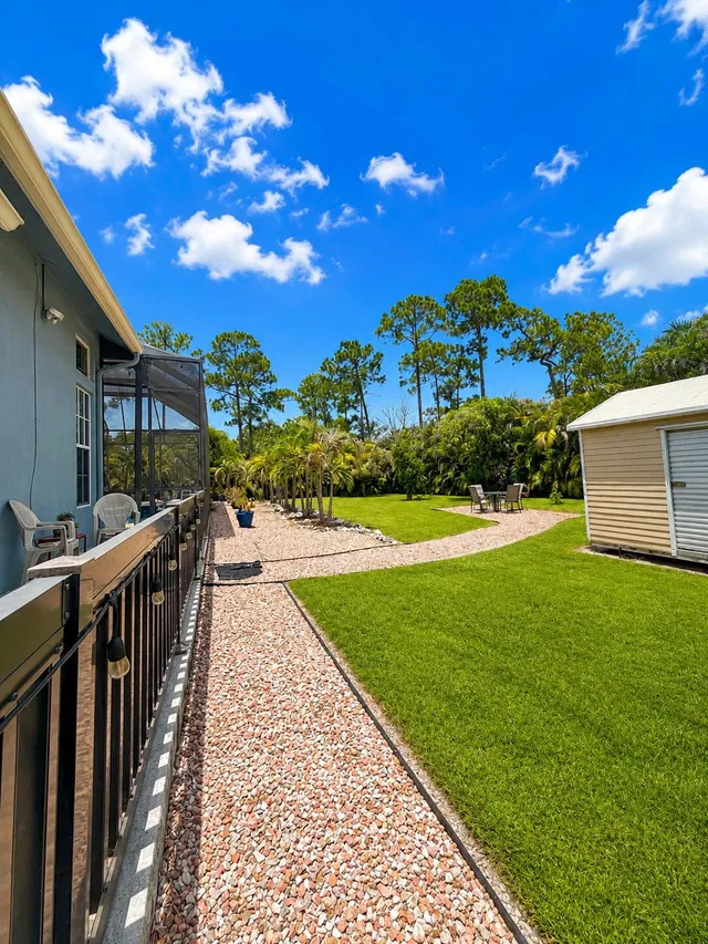 Residence photo 32
