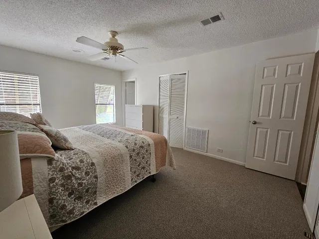 Residence photo 16