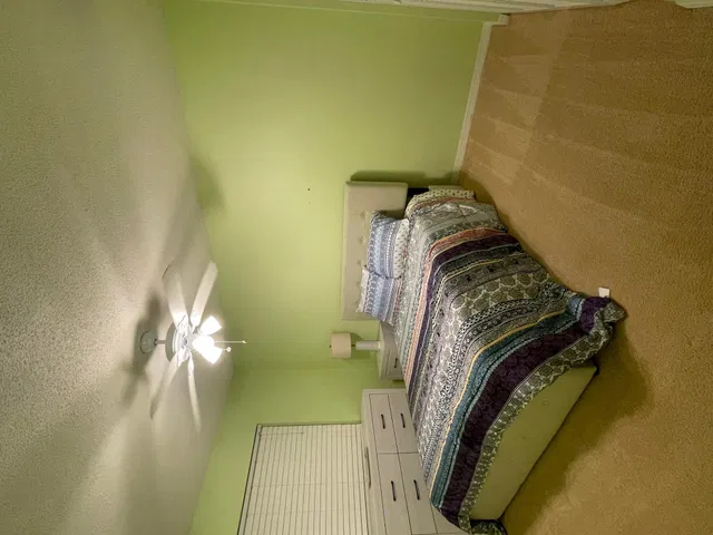 Unit E3 photo 20