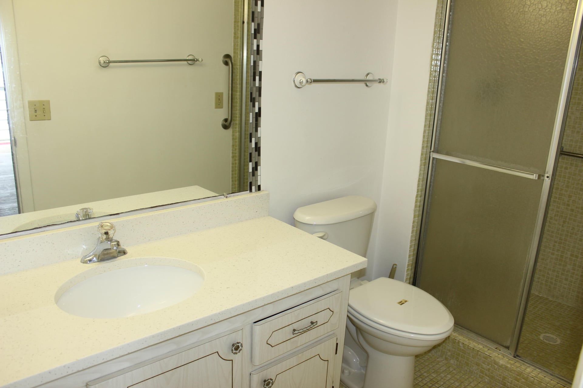 Unit 35 photo 14