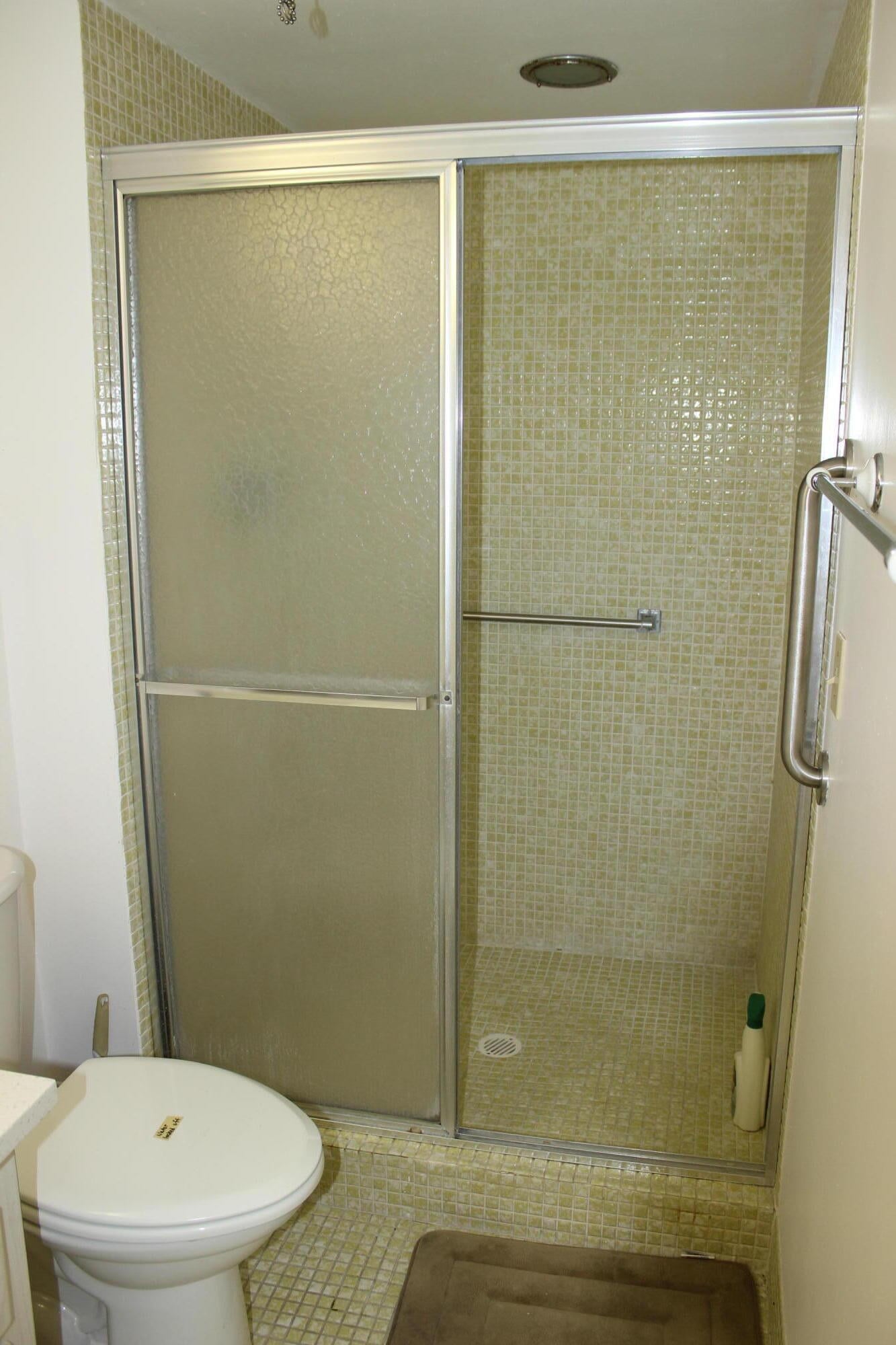 Unit 35 photo 15