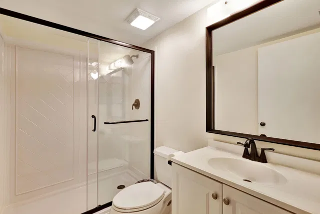 Unit 0103 photo 16
