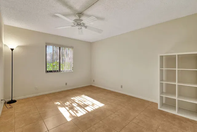 Unit 0103 photo 17