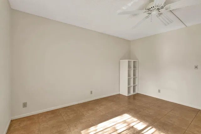 Unit 0103 photo 18