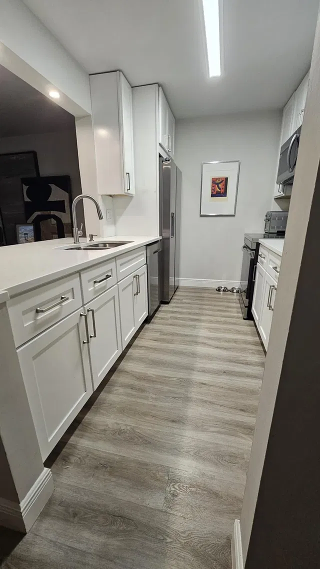 Unit 1040 photo 4