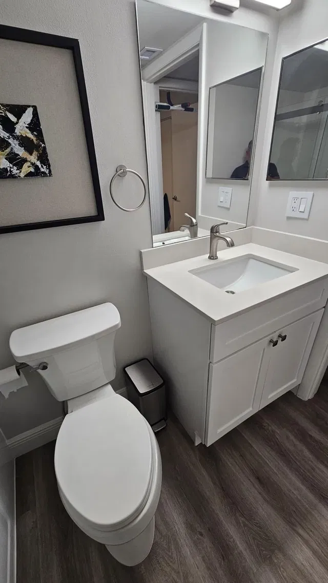 Unit 1040 photo 10