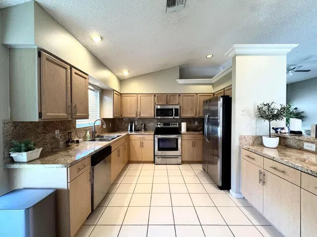 Residence photo 2