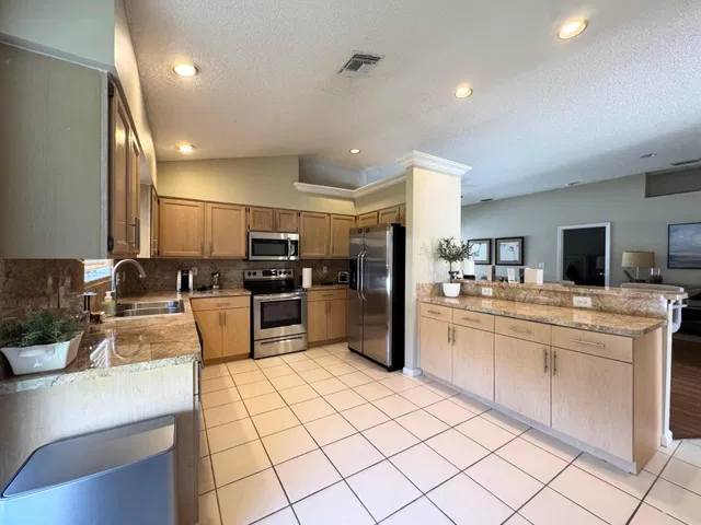 Residence photo 3