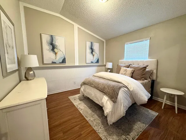 Residence photo 12
